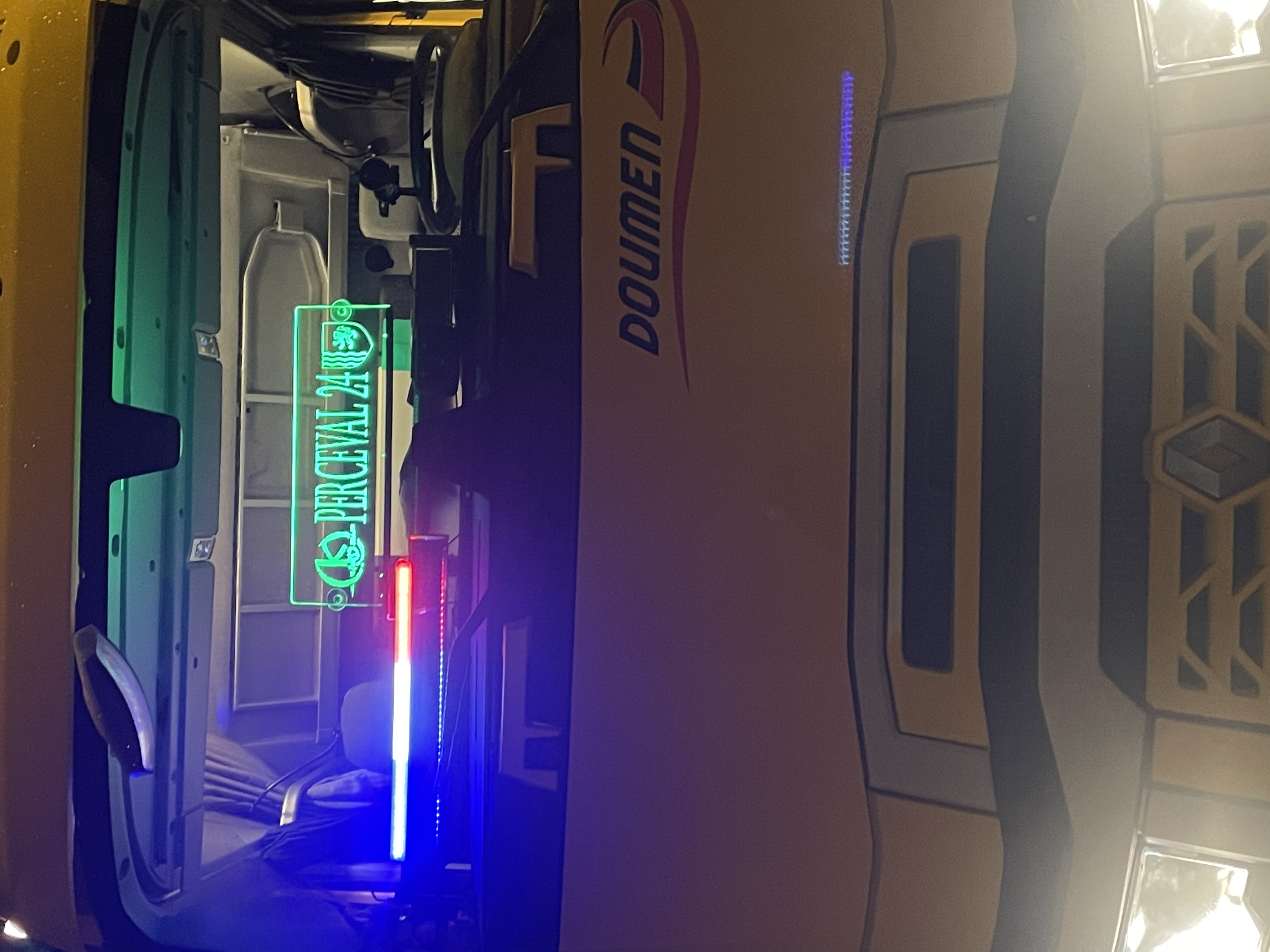 Plaque lumineuse pour camion